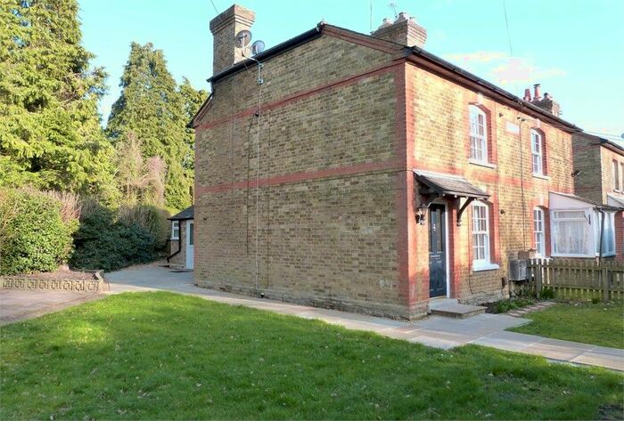 2 Bedroom Cottage To Rent In Hill End Road, Harefield, UB9