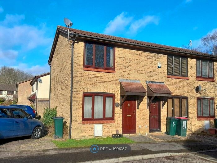 2 Bedroom End Of Terrace House To Rent In Ferndown, Crawley, RH10