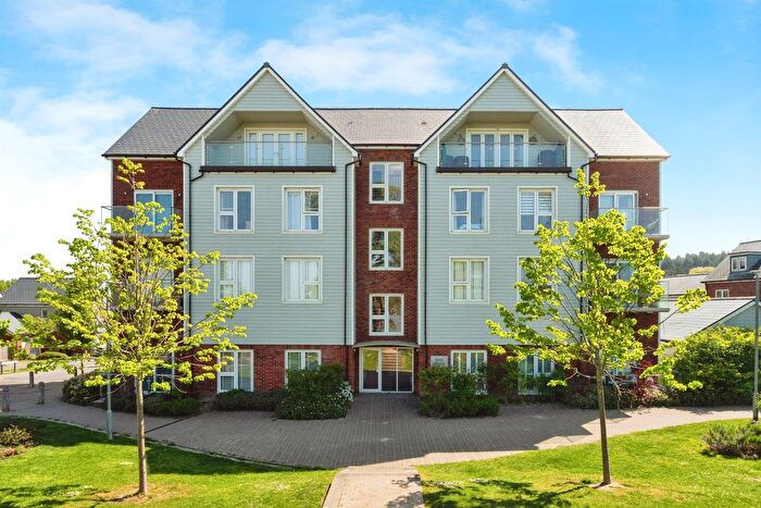 2 Bedroom Flat For Sale In The Green, Tunbridge Wells, TN2