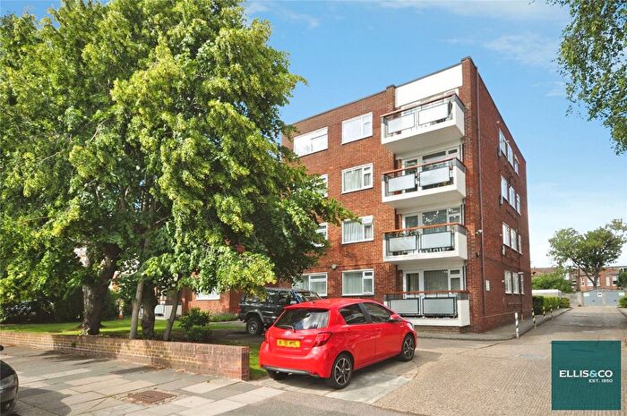 1 Bedroom Flat To Rent In Solar Court, Etchingham Park Road, Finchley, London, N3