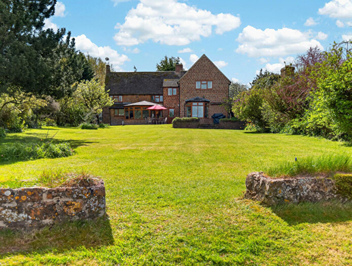 5 Bedroom Detached House For Sale In Hempton Banbury, Oxfordshire, OX15