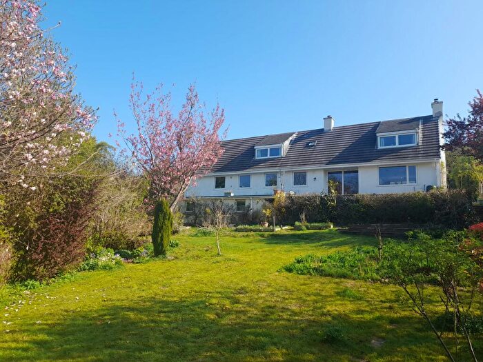 4 Bedroom Detached Bungalow For Sale In Talley, Llandeilo, SA19