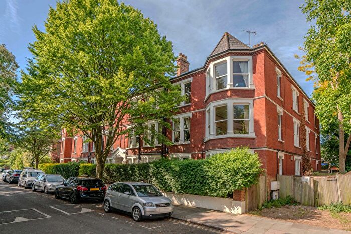 2 Bedroom Flat To Rent In Cambridge Road, East Twickenham, TW1