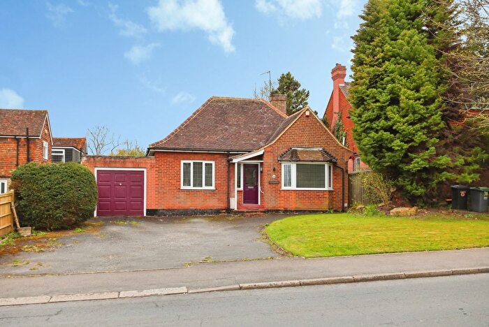 2 Bedroom Bungalow For Sale In Yardley Park Road, Tonbridge, Kent, TN9