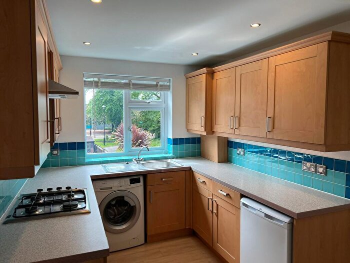 2 Bedroom Flat To Rent In Parsons Farewell, Christ Church Close, BS48