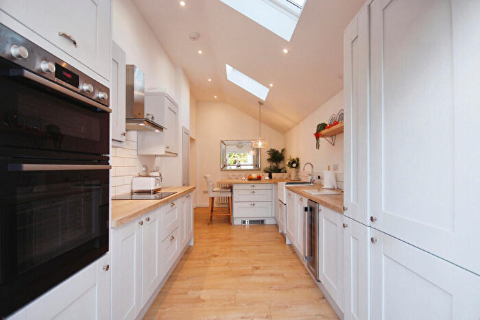 3 Bedroom Link Detached House For Sale In Milford Close, Coventry, CV5