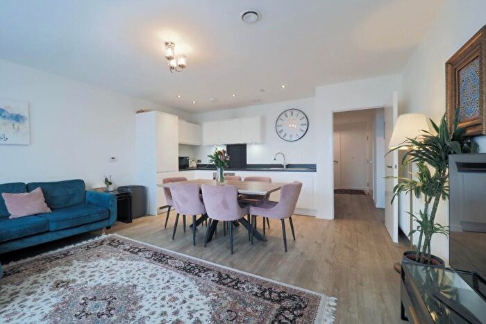 2 Bedroom Apartment For Sale In Westmoreland Road, London, NW9