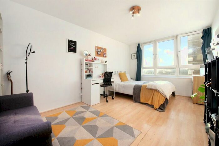 2 Bedroom Apartment To Rent In St. Luke's Estate, Bath Street, London, EC1V