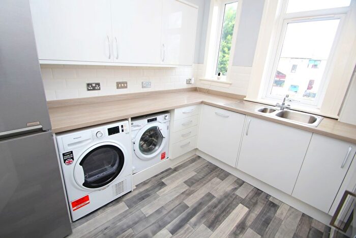 2 Bedroom Flat To Rent In Carresbrook Avenue, Glasgow, G66