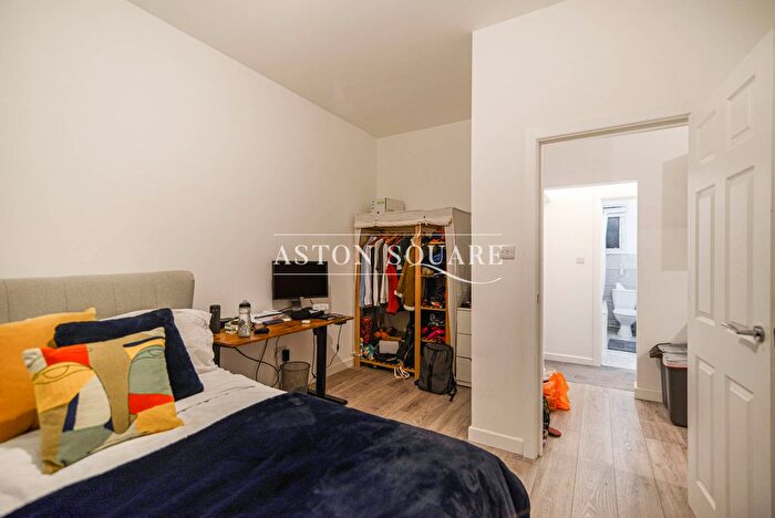 2 Bedroom Flat To Rent In Tulse Hill, London, SW2