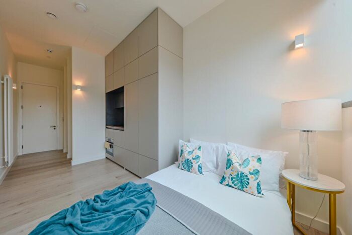 Studio To Rent In George Street, Luton, LU1