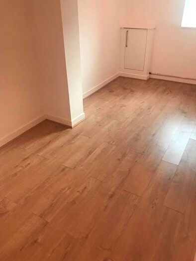 2 Bedroom Property To Rent In Poplar Avenue, Newcastle, Newcastle-Under-Lyme, Staffordshire, ST5