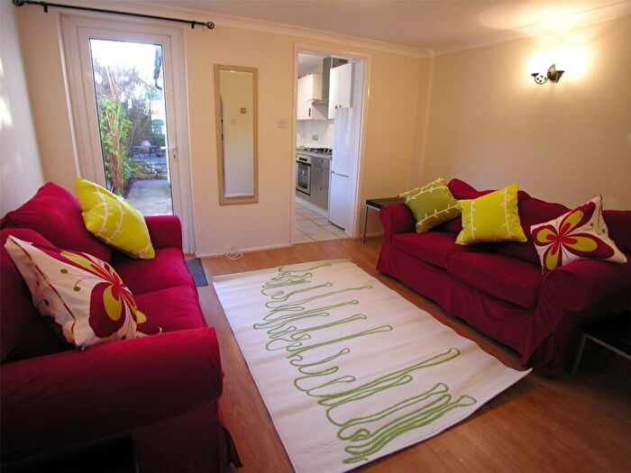 2 Bedroom Terraced House For Sale In Whitley Street, Reading, RG2