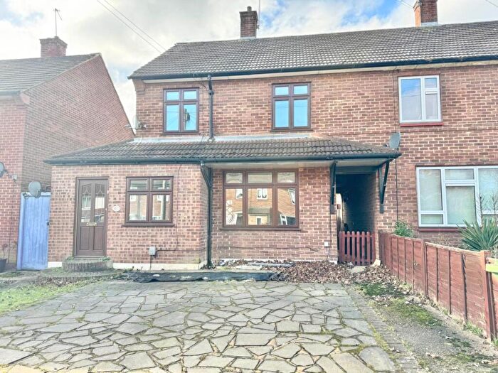 2 Bedroom Semi-Detached House For Sale In Harlesden Road, Romford, RM3
