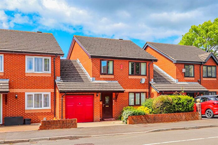 3 Bedroom Link Detached House For Sale In Barrians Way, Barry, CF62
