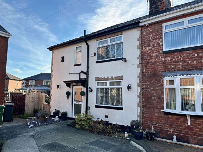 3 Bedroom Semi Detached House For Sale In Herries Street, Ashton-Under-Lyne, OL6