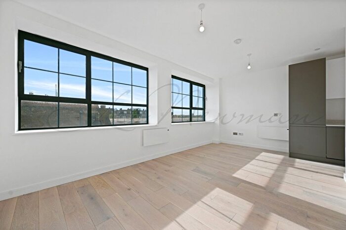 Studio To Rent In Caroline Street, Limehouse, E1