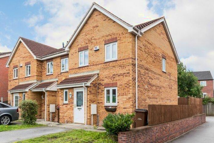 3 Bedroom Semi-Detached House To Rent In Eccles Way, Nottingham, NG3