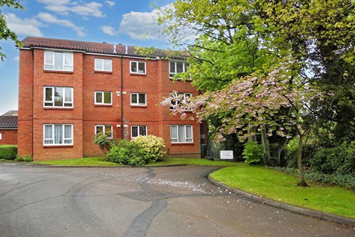2 Bedroom Flat To Rent In Badgers Close, EN2