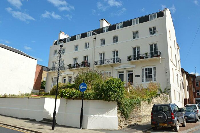 1 Bedroom Flat For Sale In Central Ryde, PO33