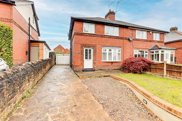 3 Bedroom Semi-Detached House For Sale In Papplewick Lane, Hucknall, Nottinghamshire, NG15