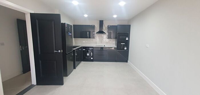2 Bedroom Flat To Rent In Cornwall Rd, Bradford, BD8