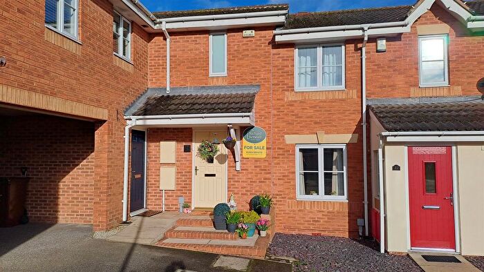 2 Bedroom Town House For Sale In Swale Approach, Normanton, WF6