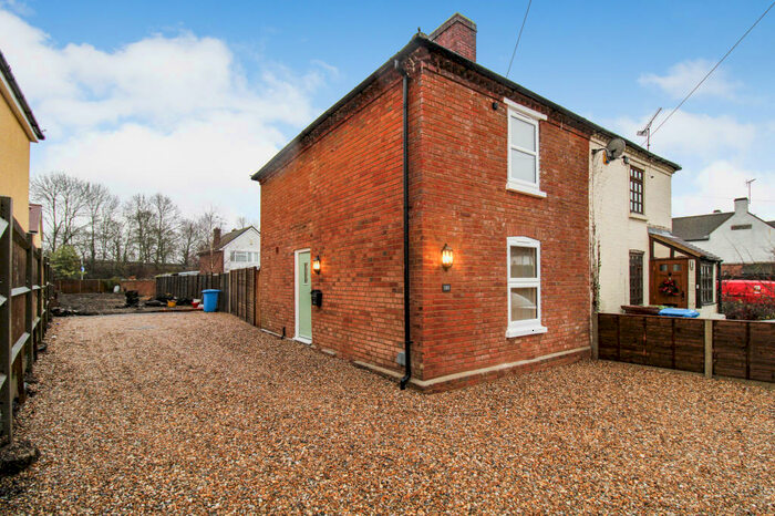 2 Bedroom Semi-Detached House To Rent In Cove Road, Farnborough, Hampshire, GU14