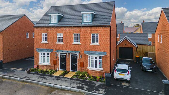 3 Bedroom Semi-Detached House To Rent In Chadwick Crescent, Leighton Buzzard, Bedfordshire, LU7