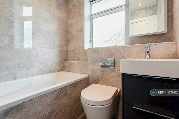 2 Bedroom Flat To Rent In Ashley Terrace, Alloa, FK10