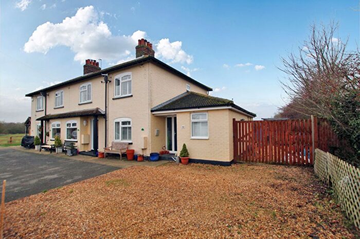 2 Bedroom End Of Terrace House For Sale In Blunham Road, Moggerhanger, MK44