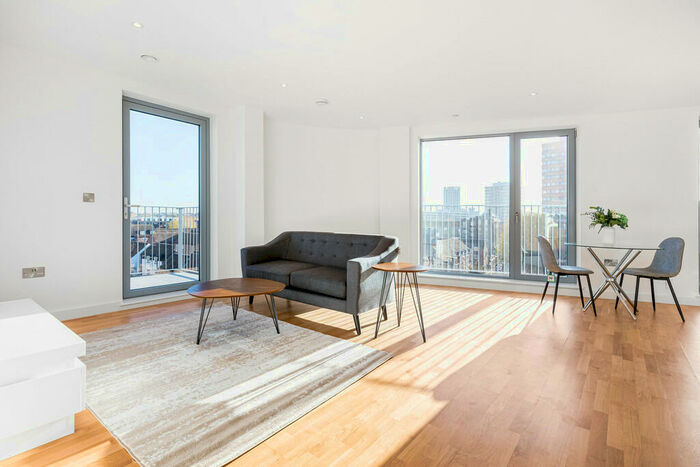 1 Bedroom Apartment To Rent In York Road, Battersea, SW11