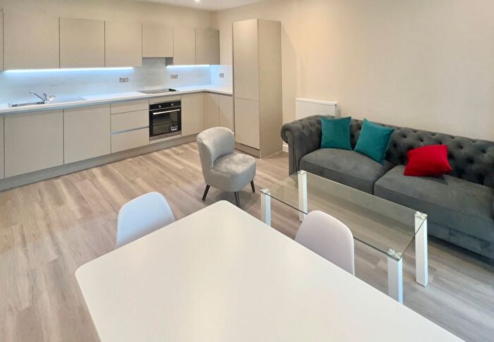 2 Bedroom Flat To Rent In Green Ferry Way, Walthamstow, E17