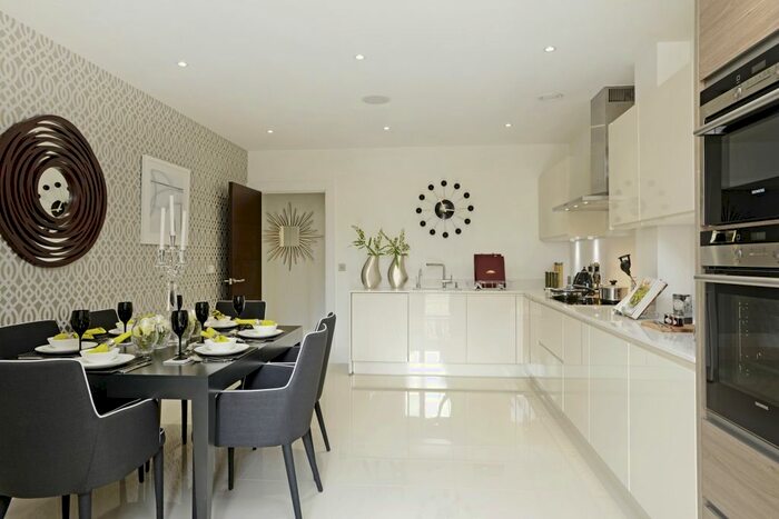 2 Bedroom Flat To Rent In Hampton Road, Stanmore, HA7