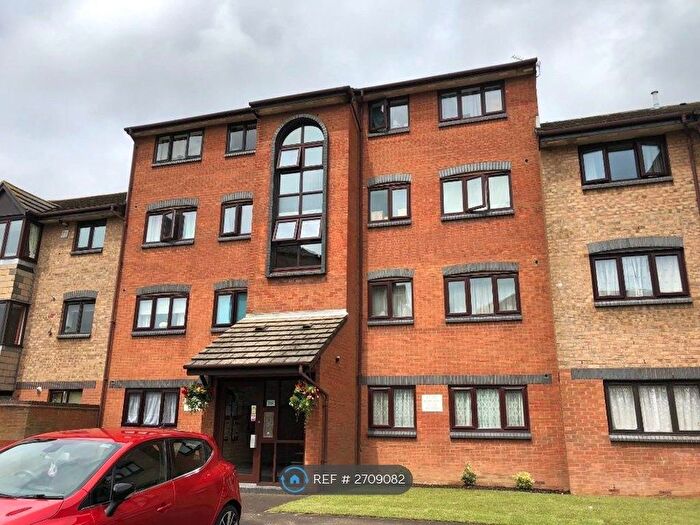 2 Bedroom Flat To Rent In St. Matthews Court, Gosport, PO12