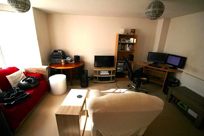 1 Bedroom Flat To Rent In Elm Grove, Southsea, Hants, PO5