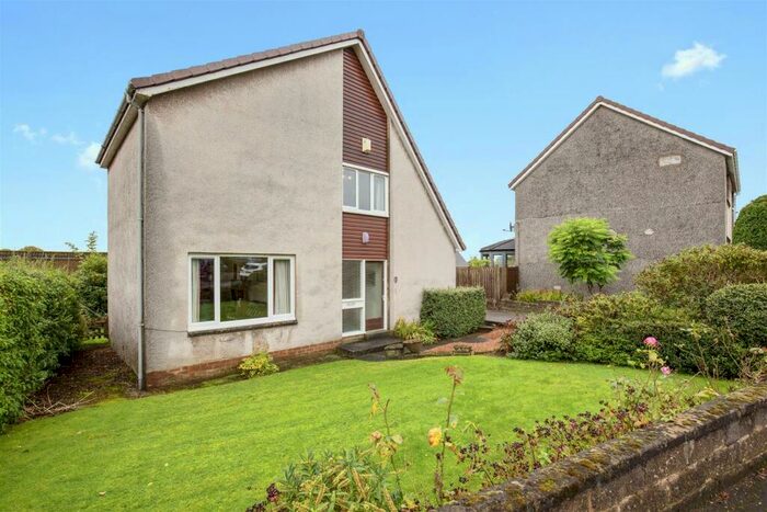 3 Bedroom Detached House For Sale In Woodlands Drive, Crossford, KY12