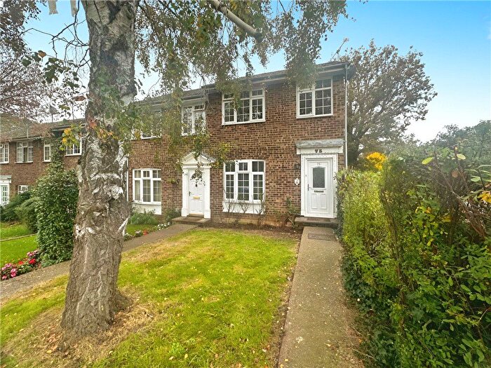 3 Bedroom Semi-Detached House To Rent In Oakfields, Guildford, Surrey, GU3