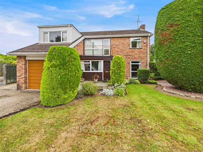 4 Bedroom House For Sale In Coed-Y-Glyn, Wrexham, LL13