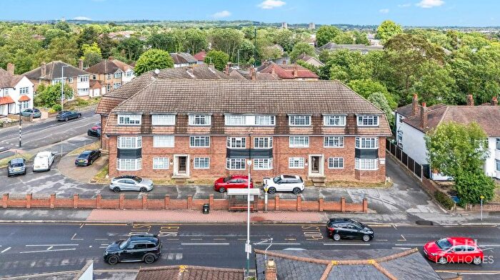 2 Bedroom Flat For Sale In Squirrels Court, Romford, RM2