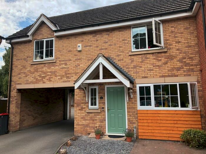 3 Bedroom Semi-Detached House To Rent In Loxley Close, Hucknall, NG15