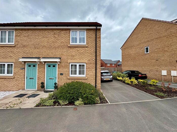 2 Bedroom Semi-Detached House For Sale In Lampman Way, Costhorpe, Worksop, S81