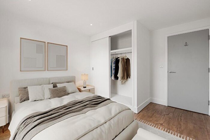 2 Bedroom Apartment To Rent In Station Approach, Epsom, Surrey, KT19