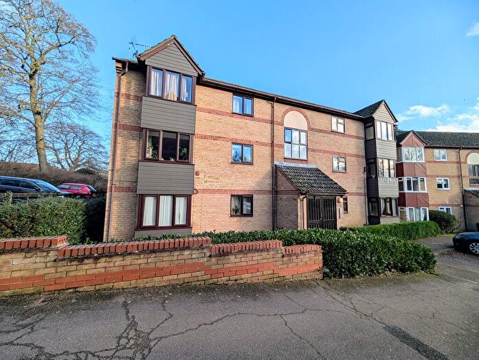 2 Bedroom Apartment For Sale In Bullen Close, Bury St. Edmunds, IP33
