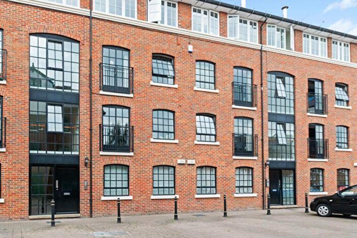 2 Bedroom Flat To Rent In Canterbury, CT2