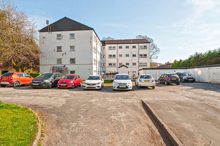 2 Bedroom Flat For Sale In Helm Close, Bowness-on-Windermere, LA23