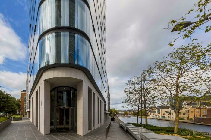 2 Bedroom Flat To Rent In City Road, Islington, EC1V