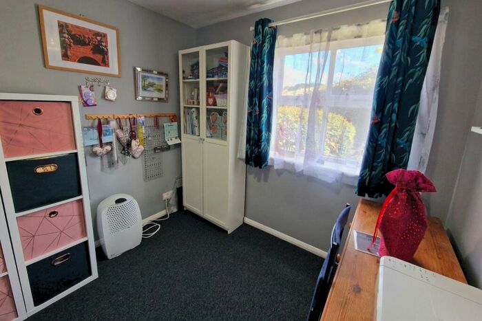 2 Bedroom Flat For Sale In Cody Close, Ash Vale, Surrey, GU12