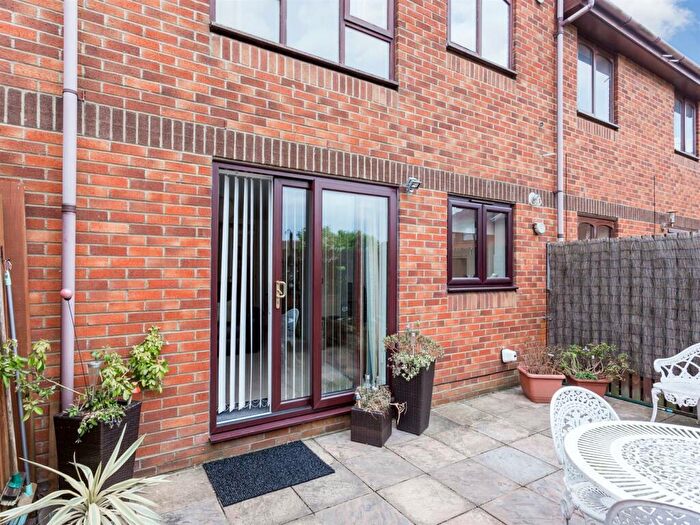 1 Bedroom Apartment To Rent In Catalina Drive, Poole, BH15