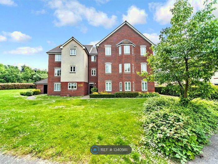 2 Bedroom Flat To Rent In Covesfield, Gravesend, DA11